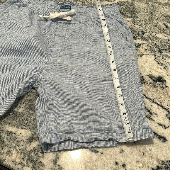 2 pairs of men’s shorts, Size Medium , H&M, and Essex Crossing - Picture 12 of 13